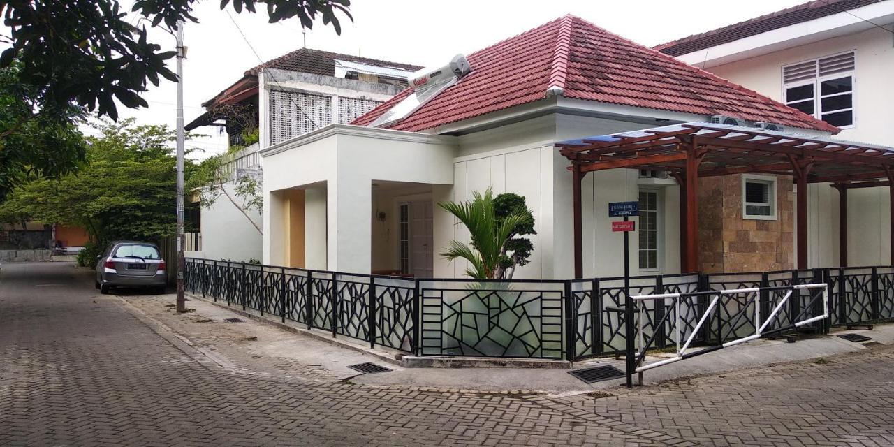 Omah Inap D24 Syariah Near Universitas Aisyiah Yogyakarta Mitra Reddoorz Sleman  Eksteriør billede